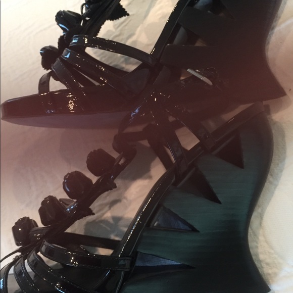 Donald j plainer sandals